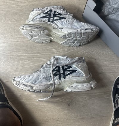 Balenciaga runner Graffiti sneakers