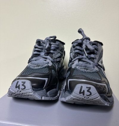 Balenciaga Runner Sneaker 43