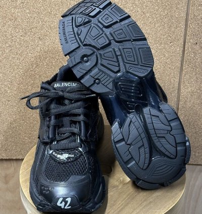 BALENCIAGA Runner Sneaker in black Men
