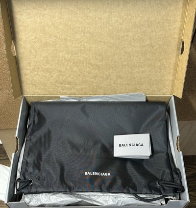 BALENCIAGA Runner Sneaker in black Men