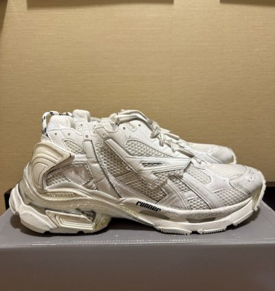Balenciaga Runner Sneaker White (47)