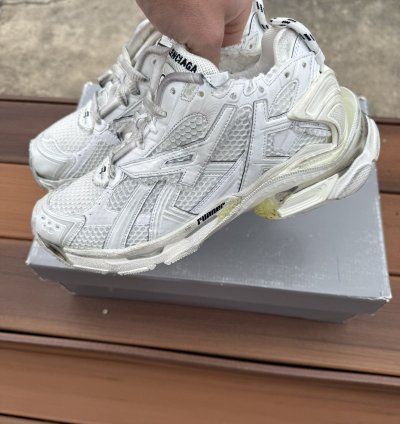 Balenciaga Runner Sneaker White size 6 US