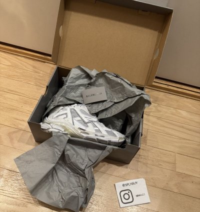 Balenciaga Runner Triple White sz 41