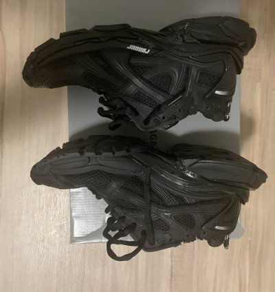 Balenciaga Runners (Black)