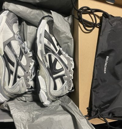 balenciaga runners 2 0 size 9