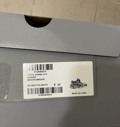 Balenciaga Runners sz 42(9us)