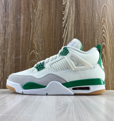 Jordan 4 Retro SB " Pine Green "