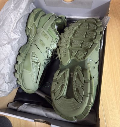 Balenciaga track khaki