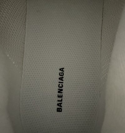 Balenciaga Track Sneaker Glow In The Dark (42)