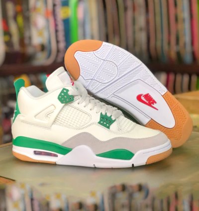 Jordan 4 Retro SB " Pine Green "