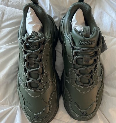 BALENCIAGA TRIPLE ALLOVER LOGO OLIVE GREEN SIZE 45 12 KAKI