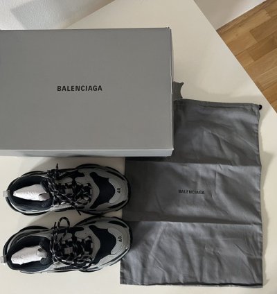 Balenciaga Triple Sz 40