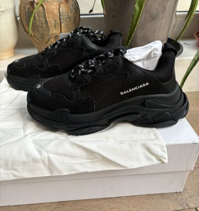 Balenciaga Triple triple black 2018 EU43 non distressed