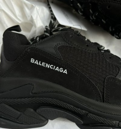 Balenciaga Triple triple black 2018 EU43 non distressed