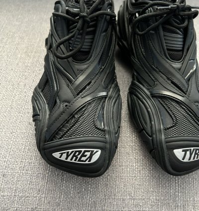 Balenciaga Tyrex sneakers sz 40