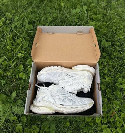 Balenciaga White Runner Sneakers Brandly New With Box
