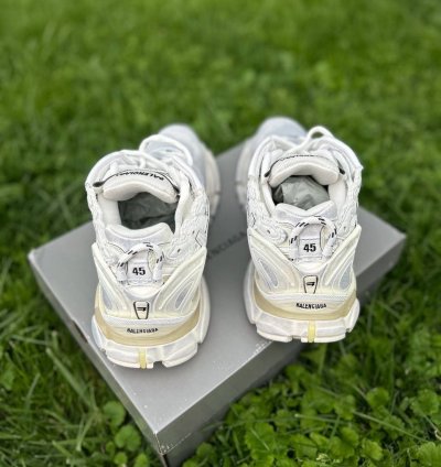 Balenciaga White Runner Sneakers Brandly New With Box