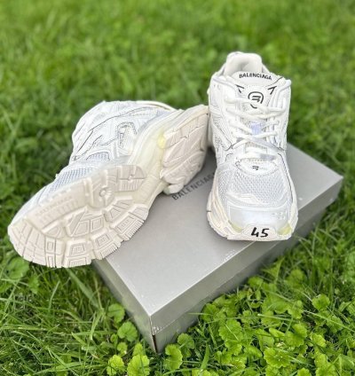 Balenciaga White Runner Sneakers Brandly New With Box