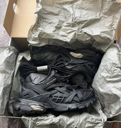 Balenciga Track 2 0 Triple black