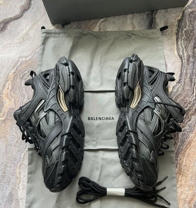 Balenciga Track 2 0 Triple black