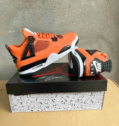 Air Jordan 4 “ Total Orange ”