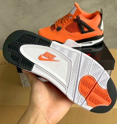 Air Jordan 4 “ Total Orange ”