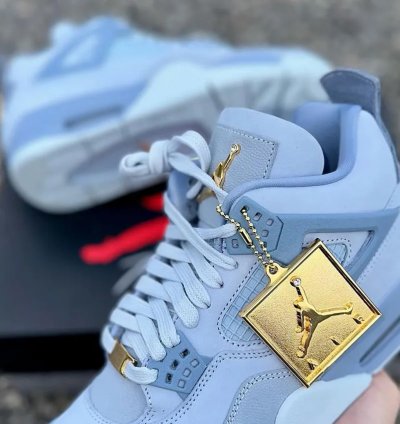 Nike Air Jordan 4 “ UNC Gold "