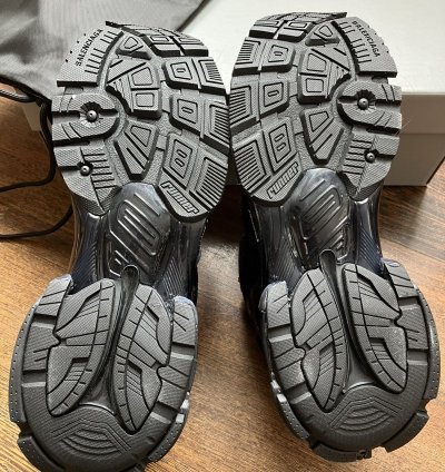 Black Runner size 44