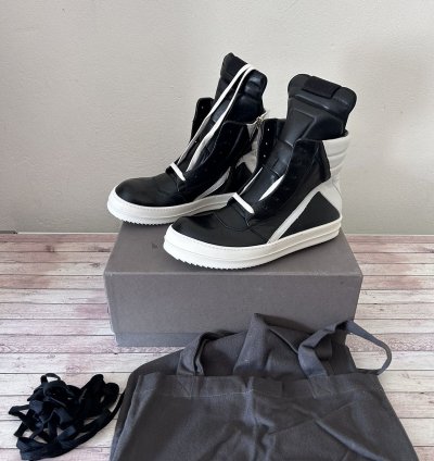 black white Geobasket sneakers 43 NEW laces dust bag ITALY
