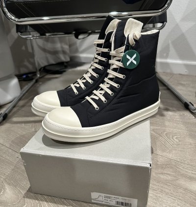 BNIB FW22 Padded Nylon Backplate Ramone High Sneakers 43 5