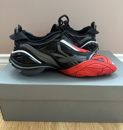 BRAND NEW NEVER WORN Balenciaga Tyrex