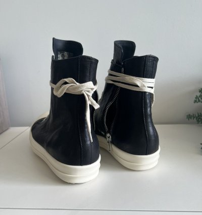 Hollywood High (waxed leather)