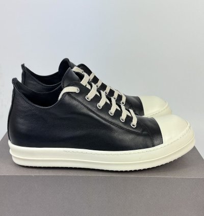 LOW TOP SNEAKERS