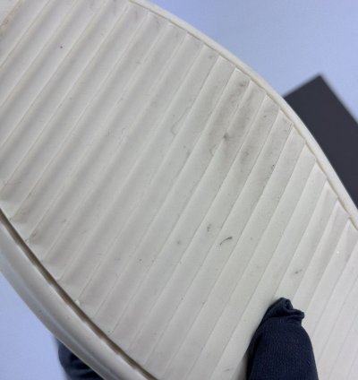 LOW TOP SNEAKERS