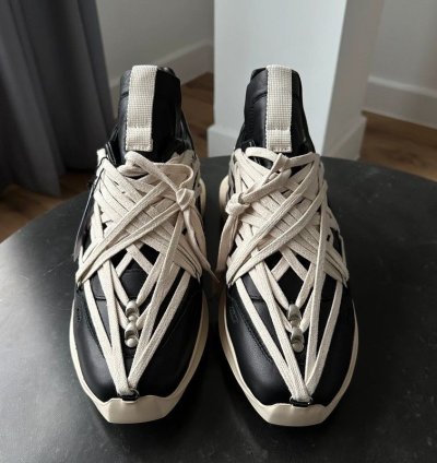 Megalace Runner