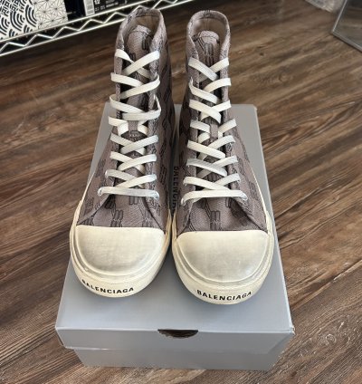 NEW 850 RRP Balenciaga monogram distressed sneakers