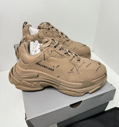 NEW Balenciaga Men Size 40 Triple Allover logo Sneaker