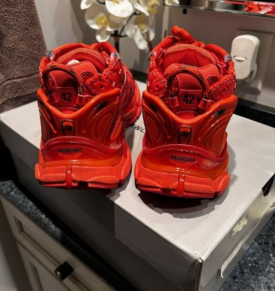NEW Balenciaga Runner Red Red Size 42 (9US)