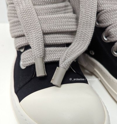 NEW BLACK JUMBO LACE HIGH RAMONES 42