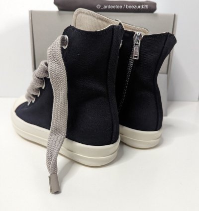 NEW BLACK JUMBO LACE HIGH RAMONES 42