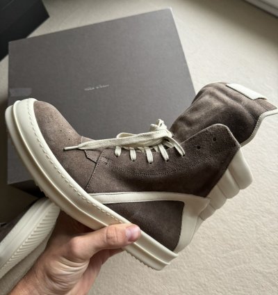 NEW RARE SAMPLE FW22 STROBE SUEDE LEATHER GEOBASKET