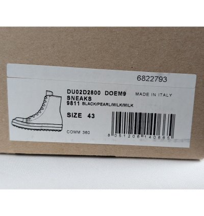 o1rshd1 High-Top Sneakers in Black Milk