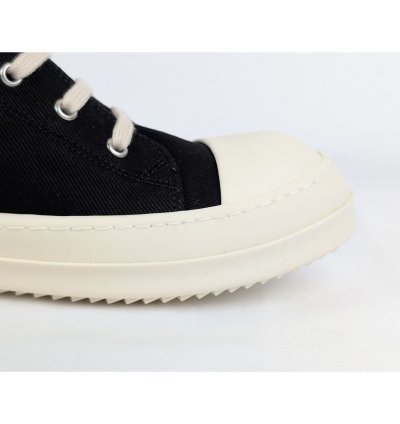 o1rshd1 High-Top Sneakers in Black Milk