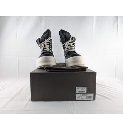 o1rshd1 Mega Bumper Geobasket Sneakers in Black Milk