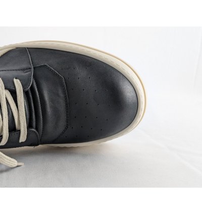 o1rshd1 Mega Bumper Geobasket Sneakers in Black Milk