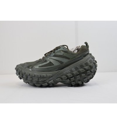 o1rshd1 Monocolor Rubber Mesh Defender Sneakers in Kaki