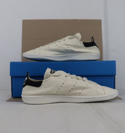 o1rshd1 Stan Smith Adidas Sneakers in Off-White