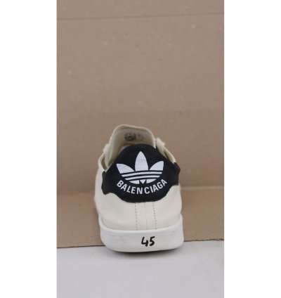 o1rshd1 Stan Smith Adidas Sneakers in Off-White