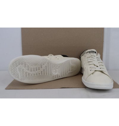 o1rshd1 Stan Smith Adidas Sneakers in Off-White
