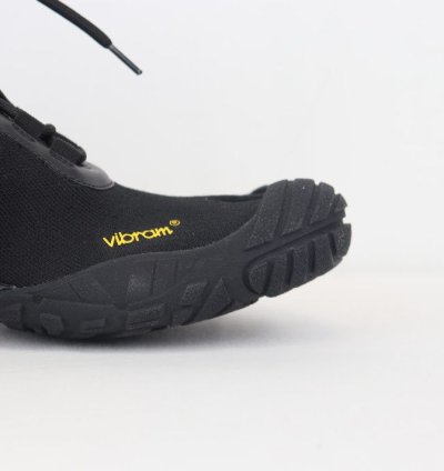 o1rshd1 Toe Low Top Sneakers in Black